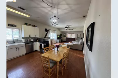 12528 Peach Ln, Wilton, CA 95693 - Photo 11