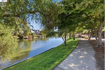 73 Bay Park Ter, Alameda, CA 94502 - Photo 45