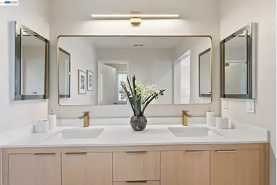73 Bay Park Ter, Alameda, CA 94502 - Photo 33