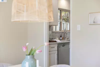 316 Fair Haven Rd, Alameda, CA 94501 - Photo 17