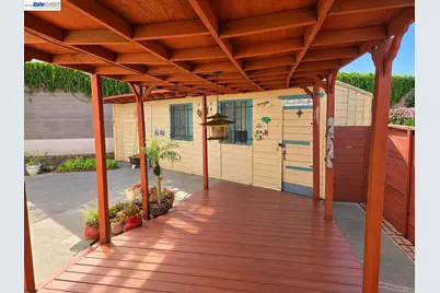 230 Flanders Ct, San Lorenzo, CA 94541 - Photo 15