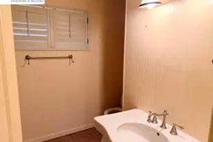 154 Vine St, Vacaville, CA 95688 - Photo 15