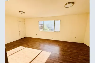 220 International Blvd, Oakland, CA 94606 - Photo 11