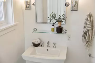 5850 Lawton Ave, Oakland, CA 94618 - Photo 39