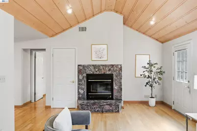 10561 Carver Dr, Cupertino, CA 95014 - Photo 11