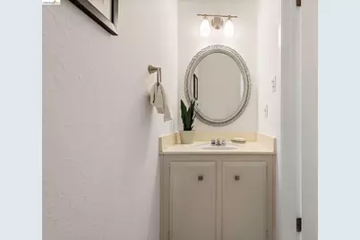 2 Clarewood Mall, Oakland, CA 94618 - Photo 21