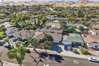 214 Redondo Dr, Pittsburg, CA 94565 - Photo 65