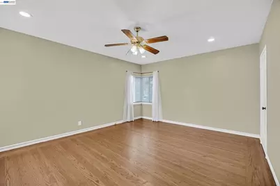 553 Glenview Ave., Oakland, CA 94610 - Photo 25