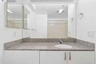 989 Webster St, Oakland, CA 94607 - Photo 25