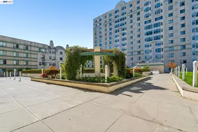 989 Webster Street #546, Oakland, CA 94607 - Photo 35