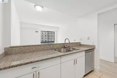 989 Webster Street #546, Oakland, CA 94607 - Photo 9