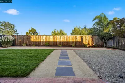 433 Lassen Dr, Martinez, CA 94553 - Photo 53