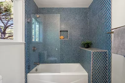 6145 Fremont St, Oakland, CA 94608 - Photo 45