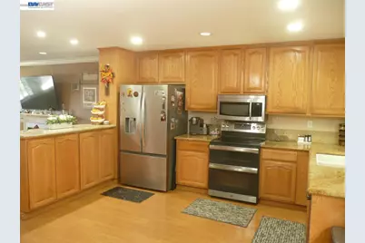 3253 Jamie Way, Fairview, CA 94541 - Photo 11