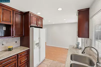 3 Sandalwood Ct, Pittsburg, CA 94565 - Photo 9