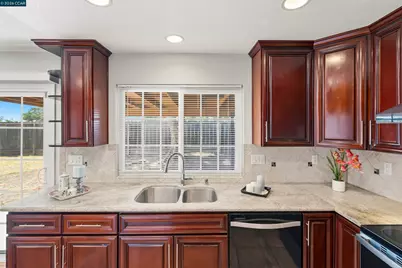3 Sandalwood Ct, Pittsburg, CA 94565 - Photo 7