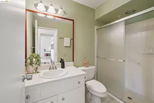 5405 Carlton St, Oakland, CA 94618 - Photo 27