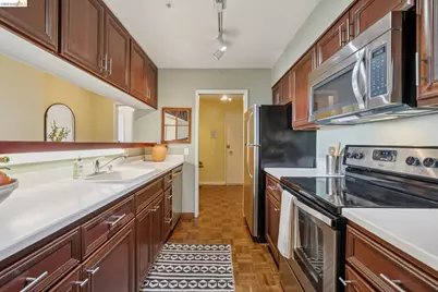 5405 Carlton St #202, Oakland, CA 94618 - Photo 13