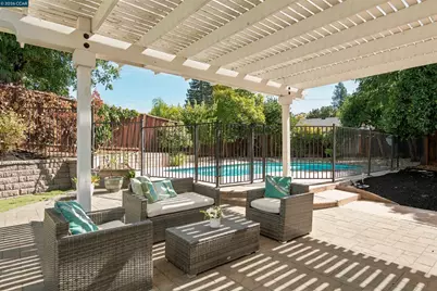 7 Beswick Ct, Pleasant Hill, CA 94523 - Photo 21