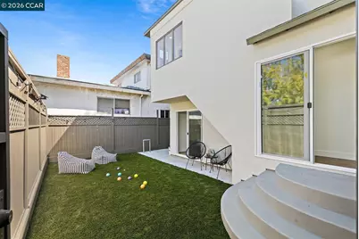 2703 Mathews St, Berkeley, CA 94702 - Photo 27