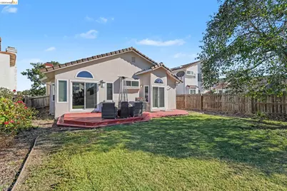 512 Catalina Cir, Vallejo, CA 94589 - Photo 23