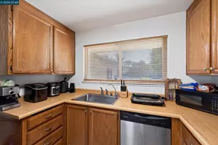 509 Hacienda Ln, Suisun City, CA 94585 - Photo 11