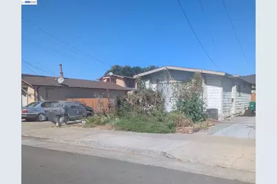 2415 109th Ave, Oakland, CA 94603 - Photo 3
