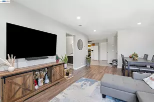 5547 Russo Dr, San Jose, CA 95118 - Photo 9