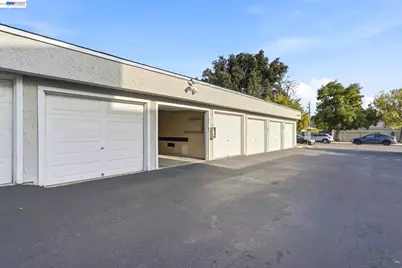 5547 Russo Dr, San Jose, CA 95118 - Photo 21