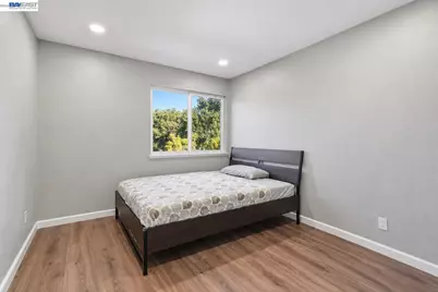 5547 Russo Dr, San Jose, CA 95118 - Photo 15