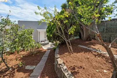 2229 21st Ave, Oakland, CA 94606 - Photo 35
