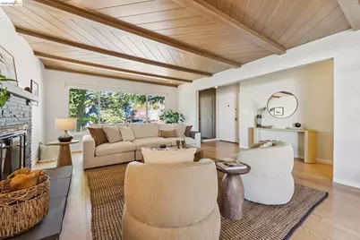 2659 Carisbrook Dr, Oakland, CA 94611 - Photo 9
