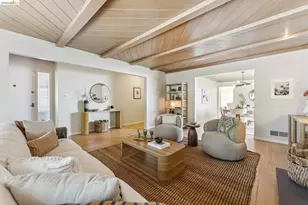 2659 Carisbrook Dr, Oakland, CA 94611 - Photo 11