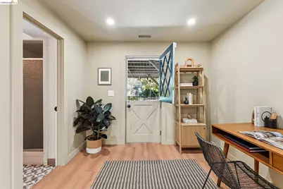 2659 Carisbrook Dr, Oakland, CA 94611 - Photo 59