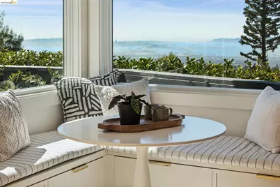 2659 Carisbrook Dr, Oakland, CA 94611 - Photo 91