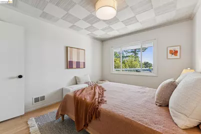 2659 Carisbrook Dr, Oakland, CA 94611 - Photo 31