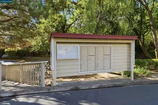 2 Heritage Oaks Rd, Pleasant Hill, CA 94523 - Photo 47