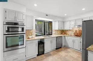 2 Heritage Oaks Rd, Pleasant Hill, CA 94523 - Photo 5