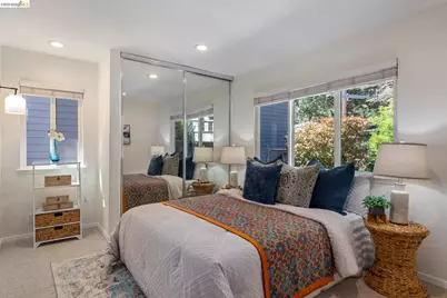 6660 Sobrante Rd, Oakland, CA 94611 - Photo 29