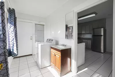 1646 51st Ave, Oakland, CA 94601 - Photo 23