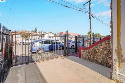 1646 51st Ave, Oakland, CA 94601 - Photo 35