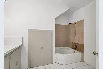 1646 51st Ave, Oakland, CA 94601 - Photo 27