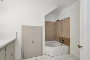 1646 51st Ave, Oakland, CA 94601 - Photo 27