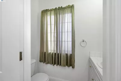2207 Parnassus Ct, Hayward, CA 94542 - Photo 27
