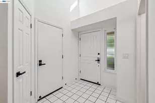 7673 Helmsdale Dr, San Jose, CA 95135 - Photo 9