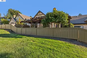 7673 Helmsdale Dr, San Jose, CA 95135 - Photo 75