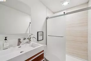25 Ascot Ct, Oakland, CA 94611 - Photo 47