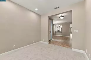 371 Perazul Cir, Sacramento, CA 95835 - Photo 5