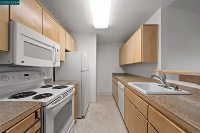 1430 Bel Air Dr #307, Concord, CA 94521 - Photo 11