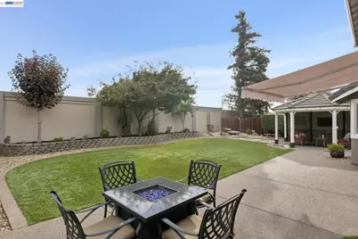 257 Summertree Dr, Livermore, CA 94551 - Photo 57